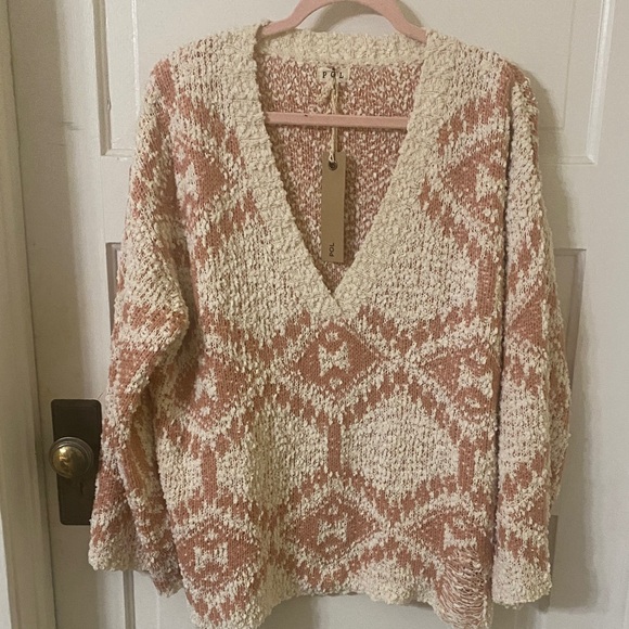 POL Sweaters - POL V-Neck Sweater - Cream and Peach Oversized will fit up to a large.